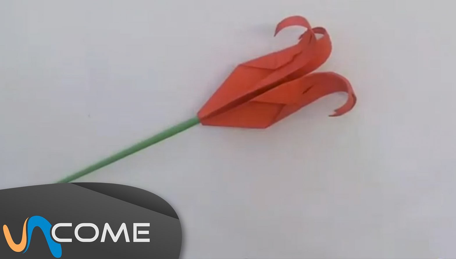 Fare l'origami di una rosa