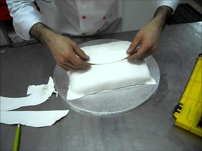 Realizzazione di una torta a forma di borsa