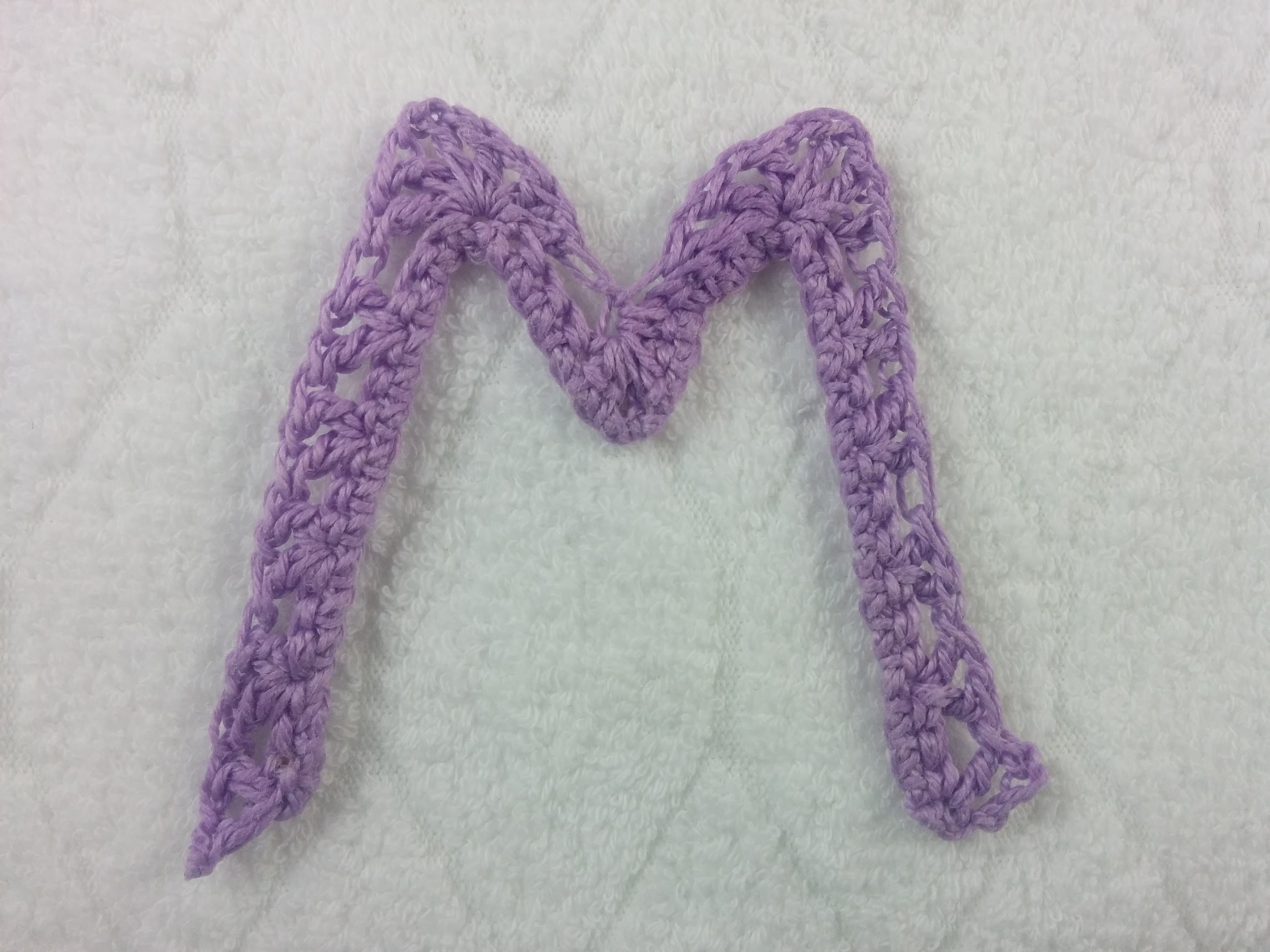 Alfabeto all'uncinetto: lettera M - Crochet Alphabet: letter M