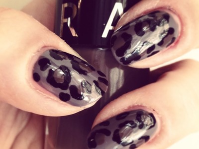D.I.Y.  Leopard print nails tutorial