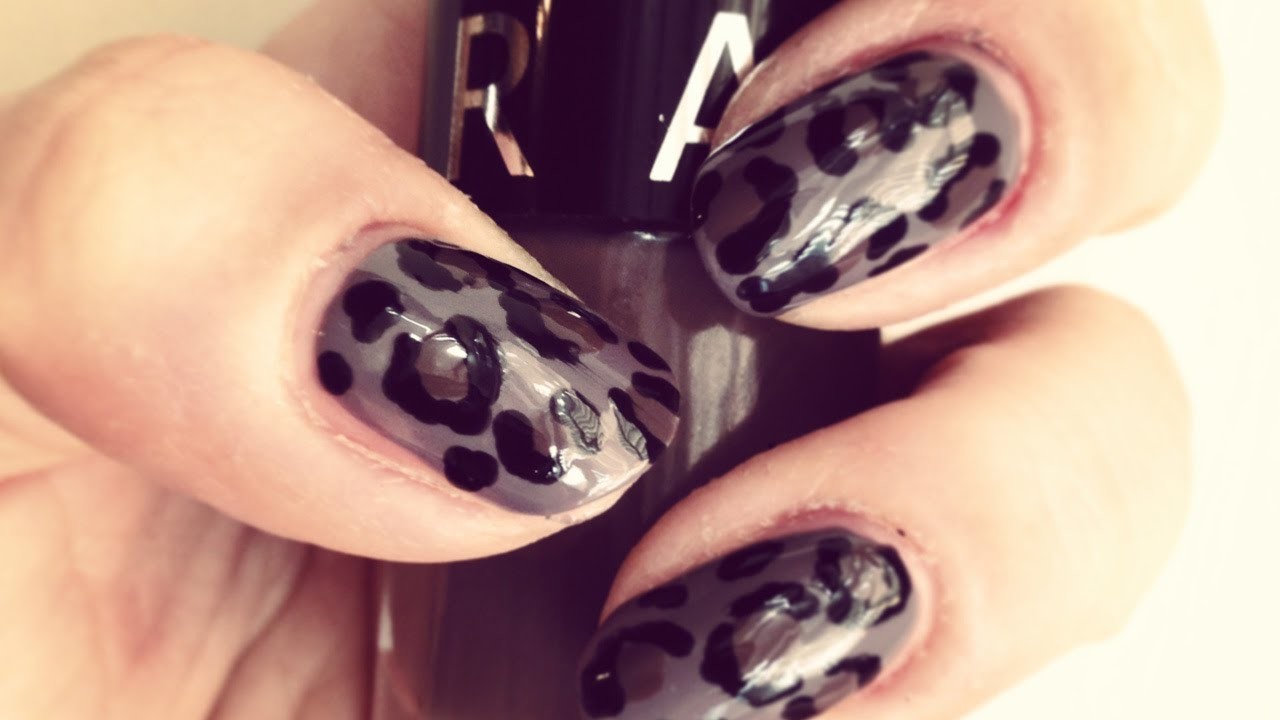 D.I.Y.  Leopard print nails tutorial