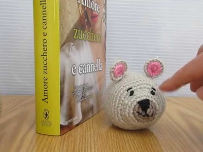Topolino amigurumi, topolino da biblioteca realizzato a uncinetto. Dolcissimo. 