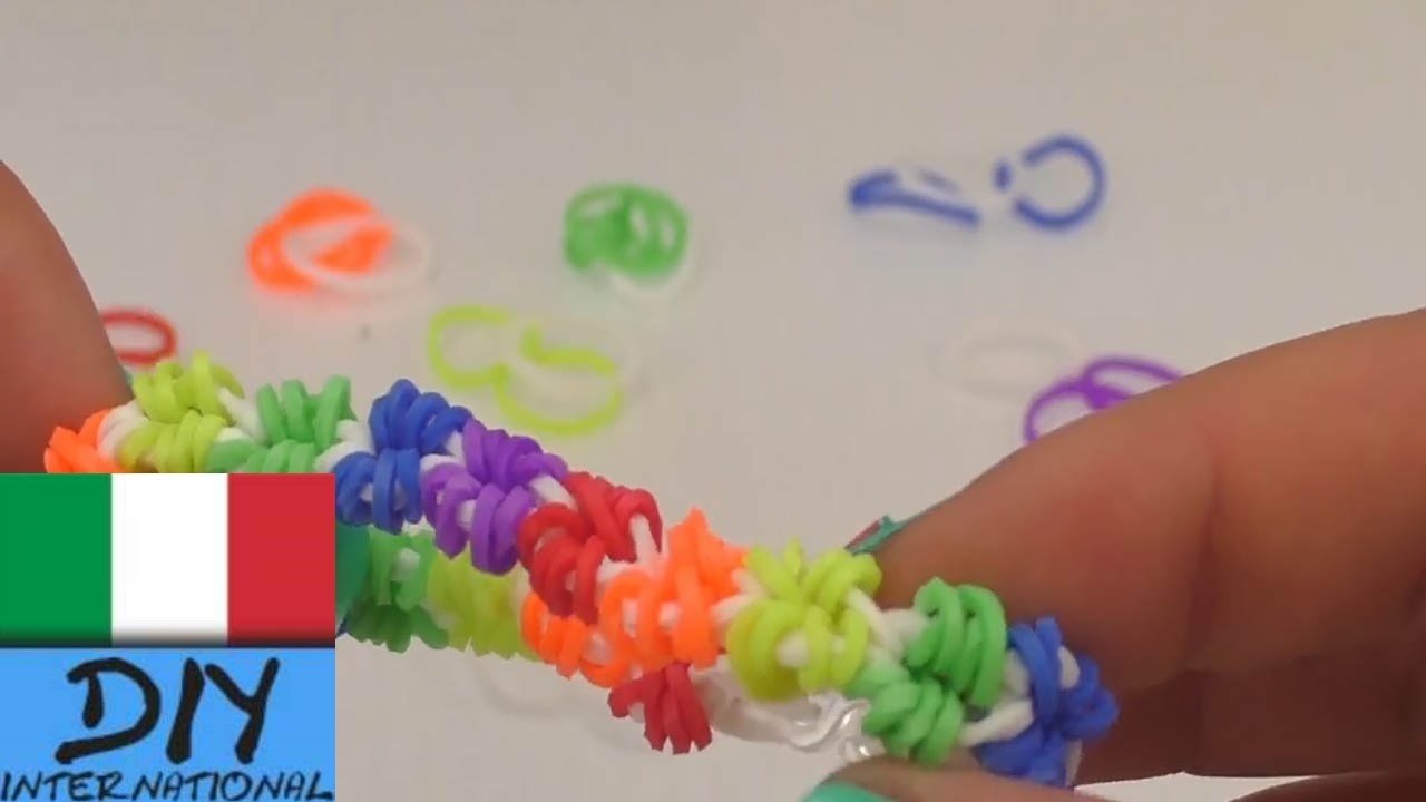 Braccialetto con elastici colorati loom band