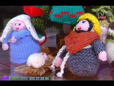 Decoriamo l'albero di Natale con coloratissimi lavori a maglia