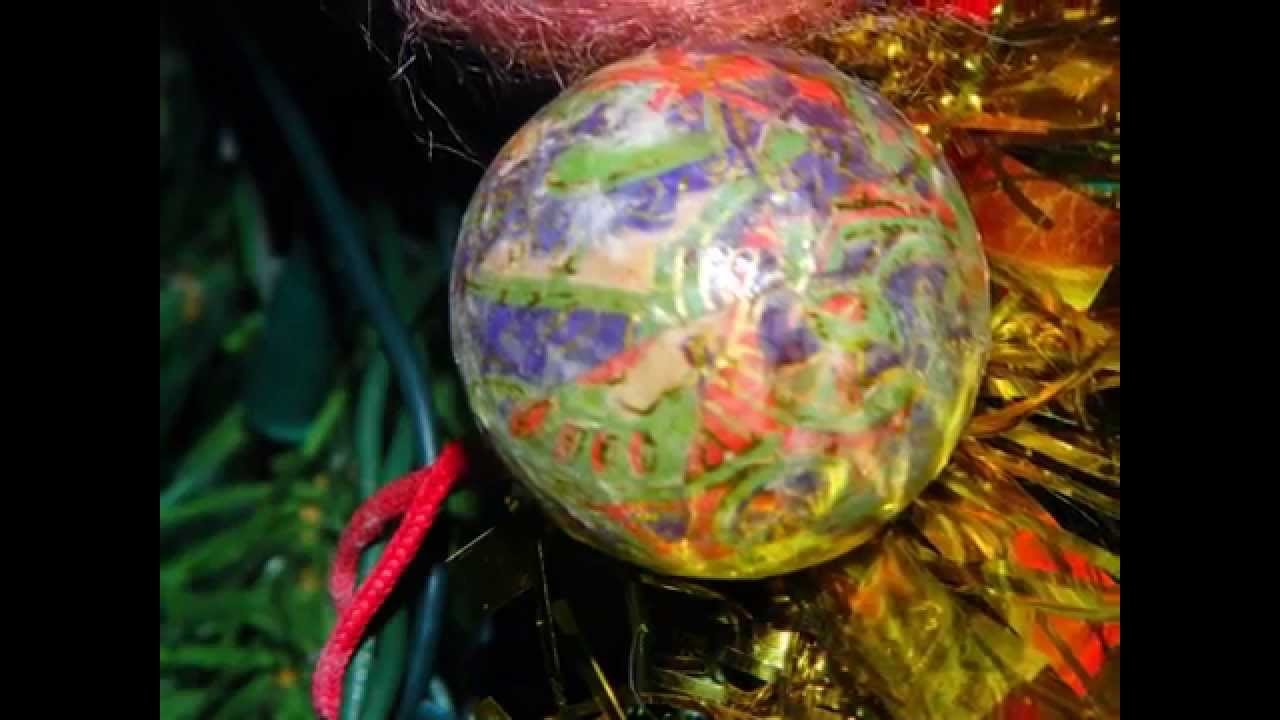 Decorazione e luci natalizie vintage. Vintage christmas ornaments and lights