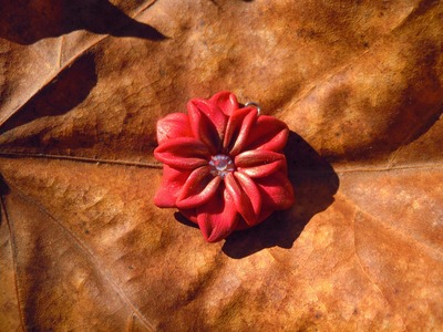 Simple pendant with red flower- Ciondolo semplice Stella di Natale in Fimo