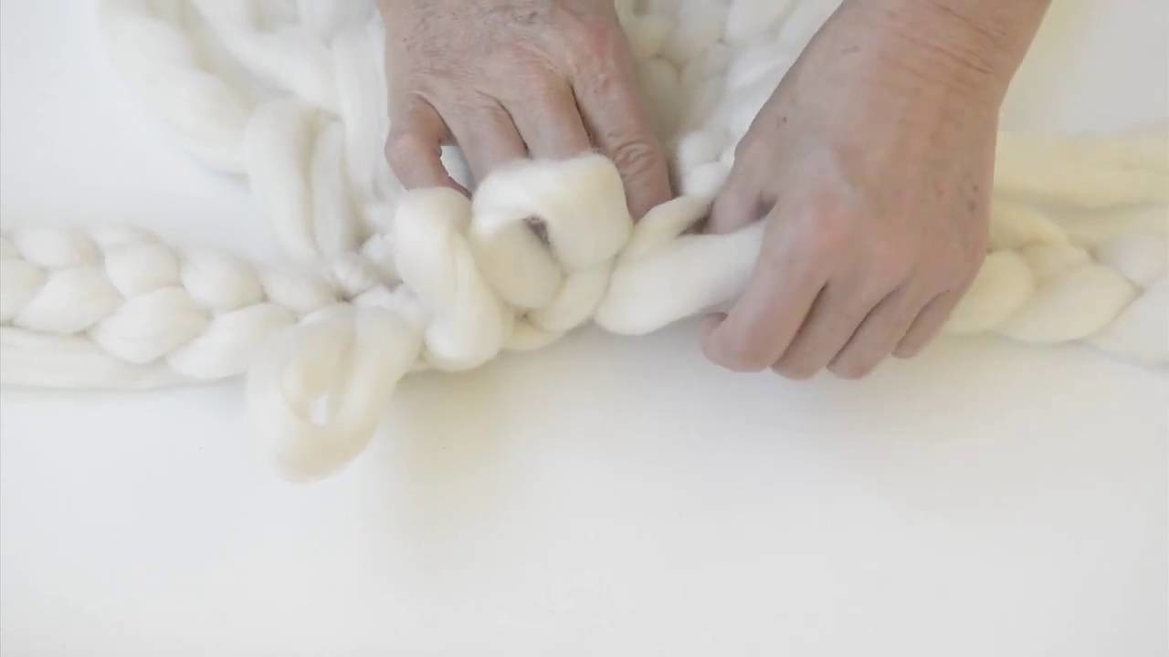 Come agganciare il collo a fronte e retro del capo - Giant Knitting passo 4
