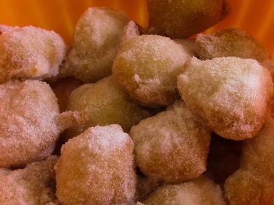 Sfinci Siciliane Fritte (frittelle dolci zuccherate)