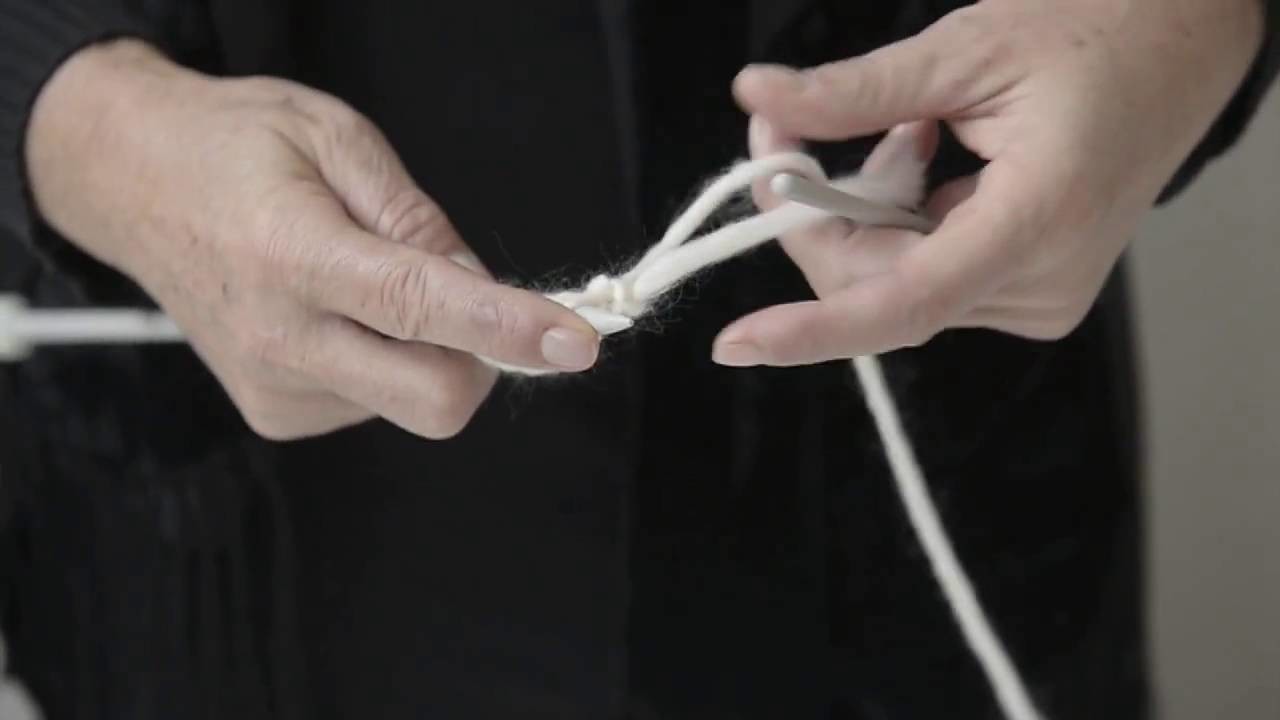 Come trasferire i punti da un uncinetto ad un ferro da calza - Il poncho a maglia passo 7
