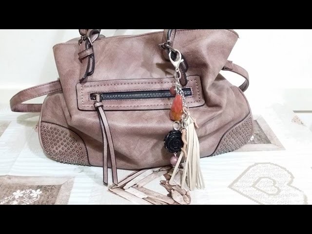 DIY - Ciondolo per borsa con nappa in alcantara e pietre dure (tutorial ignorante)