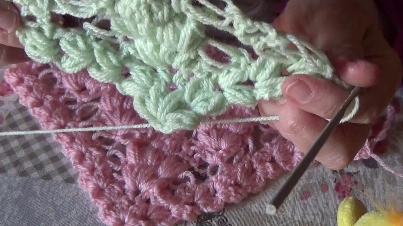 Tutorial a crochet di scialle a V con punto FIORE A CIUFFO