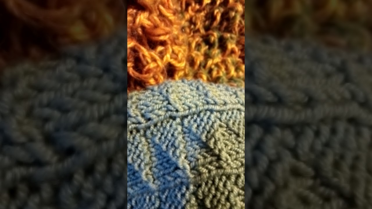 Sembrano noccioline e sono solo catenelle???? è doppio lo scaldacollo a triangolini eppure. 