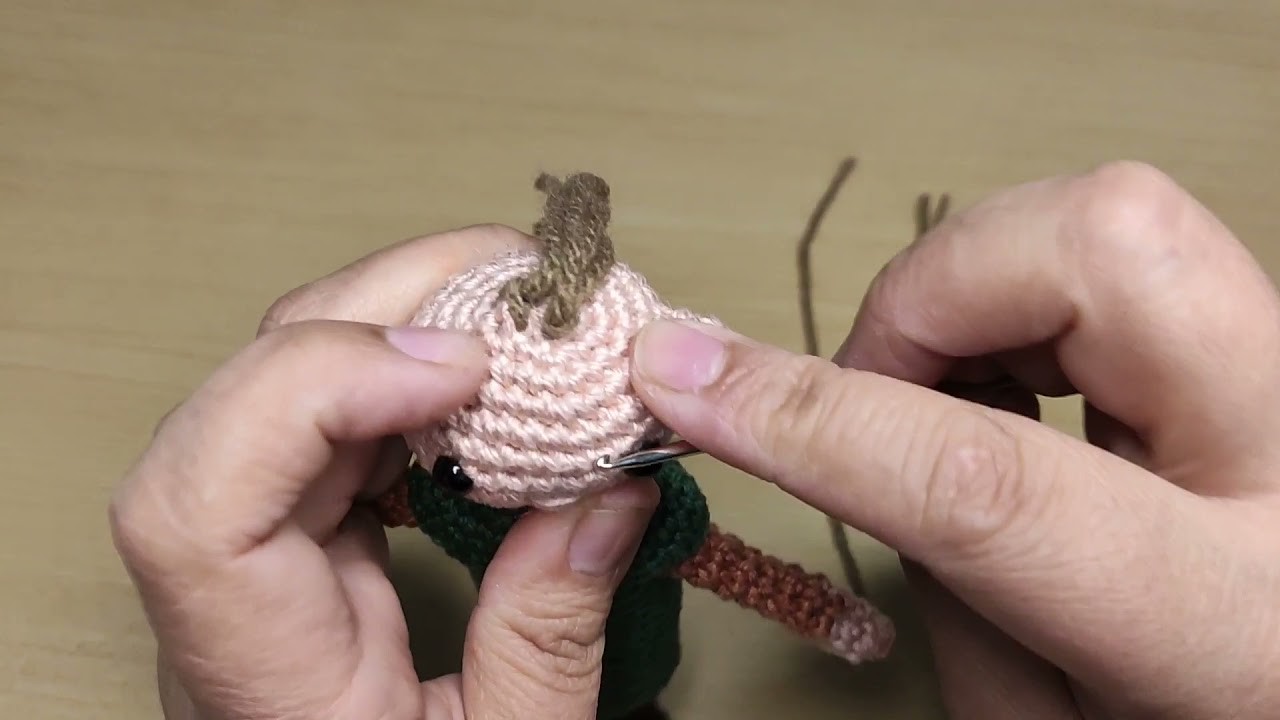 Come mettere capelli ai nostri amigurumi