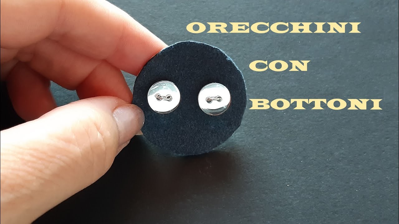 ORECCHINI CON BOTTONI