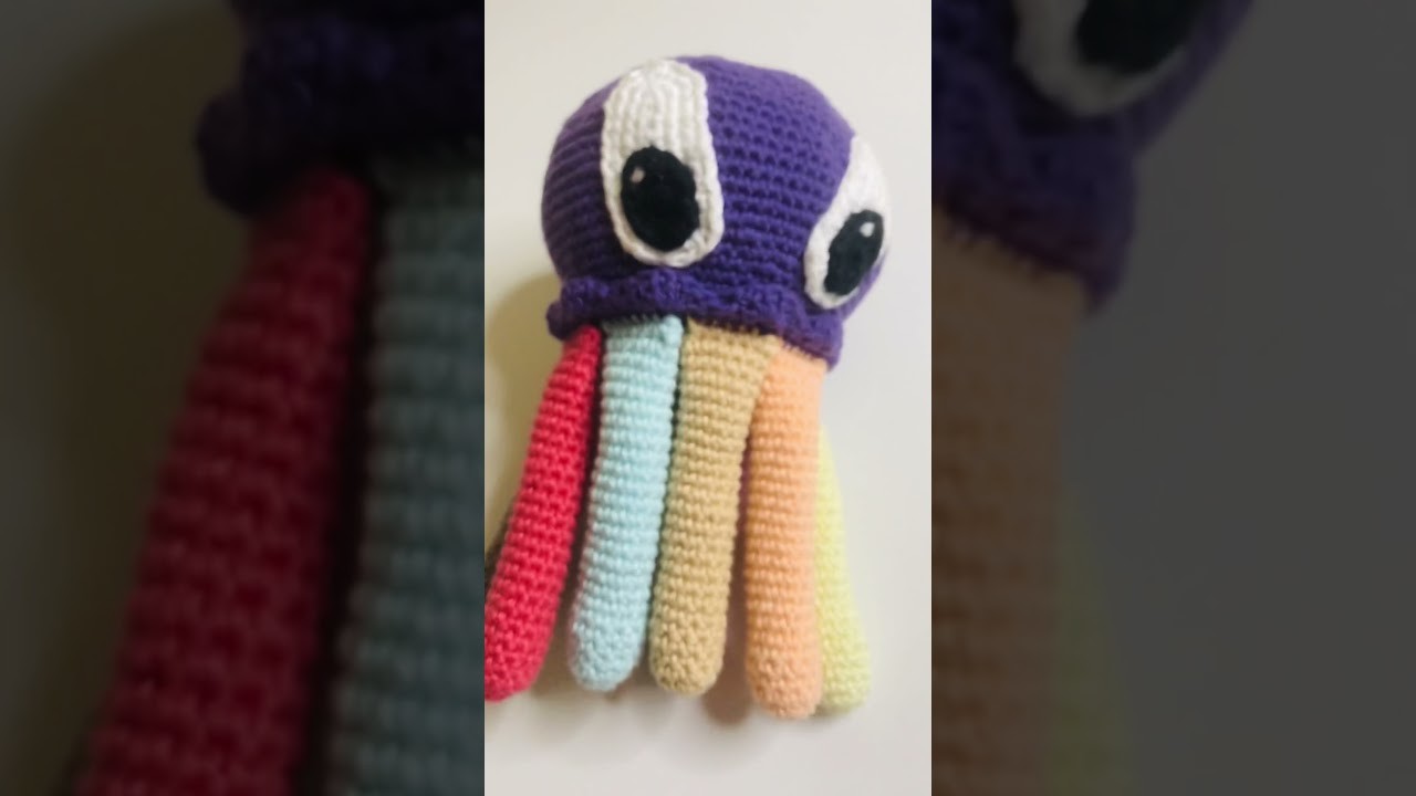 Crochet Amigurumi octopus pattern #crochet #amigurumi #softtoys #crochetpattern