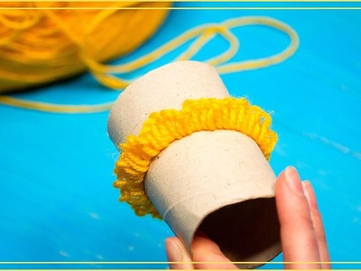 Facile trucco per realizzare fiori di lana grazie a un tubetto di carta igienica!