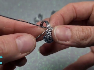 Come creare un anello a forma di rosa con il filo di alluminio (wire)