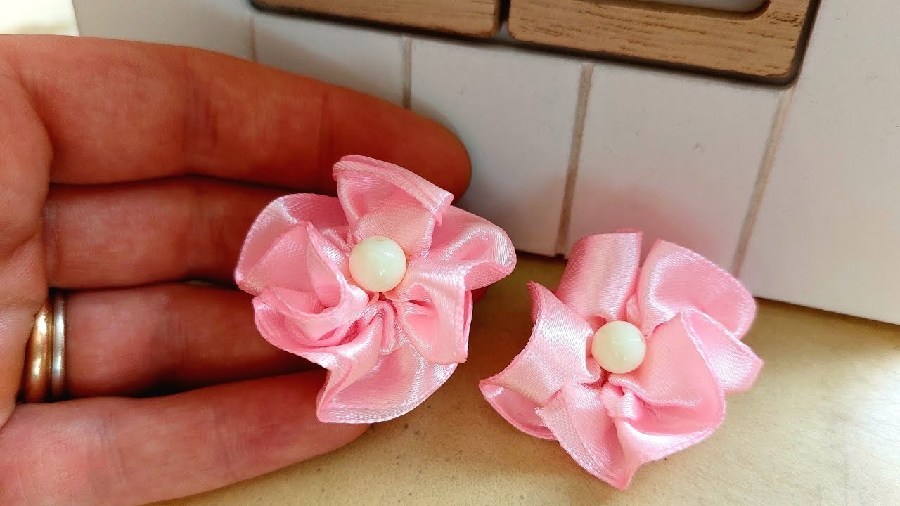 Fiori in raso velocissimi SENZA cucire! DIY ribbon flower